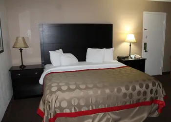 Quality Inn & Suites hotel thumbnail 4