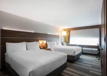 Holiday Inn Express & Suites Ludington by IHG hotel thumbnail 2