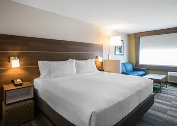 Holiday Inn Express & Suites Ludington by IHG hotel thumbnail 3