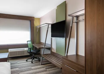 Holiday Inn Express & Suites Ludington by IHG hotel thumbnail 7