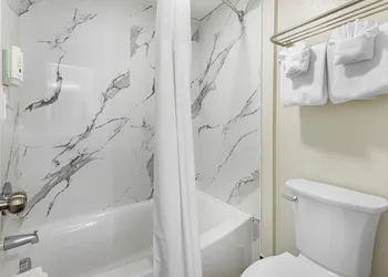 Quality Inn Washington NC hotel thumbnail 5