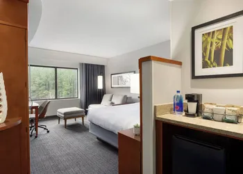 Courtyard Marriott Greenville hotel thumbnail 8