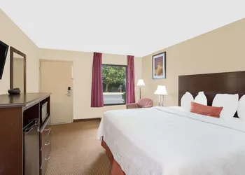 Baymont by Wyndham Greenville hotel thumbnail 5