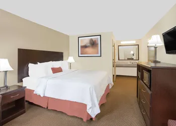 Baymont by Wyndham Greenville hotel thumbnail 7