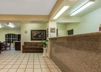 Super 8 by Wyndham Greenville hotel thumbnail 2