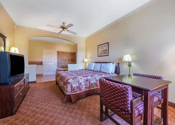 Super 8 by Wyndham Greenville hotel thumbnail 7