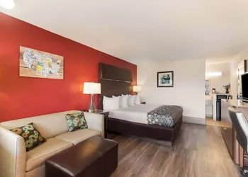 Econo Lodge Washington NC North hotel thumbnail 5