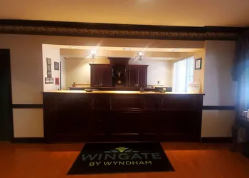 Wingate Suites by Wyndham Youngstown - Austintown hotel thumbnail 3