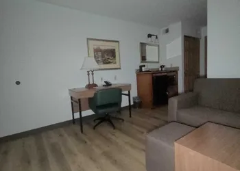 Wingate Suites by Wyndham Youngstown - Austintown hotel thumbnail 7