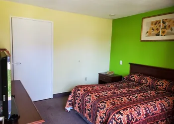 Travel Inn Motel hotel thumbnail 8