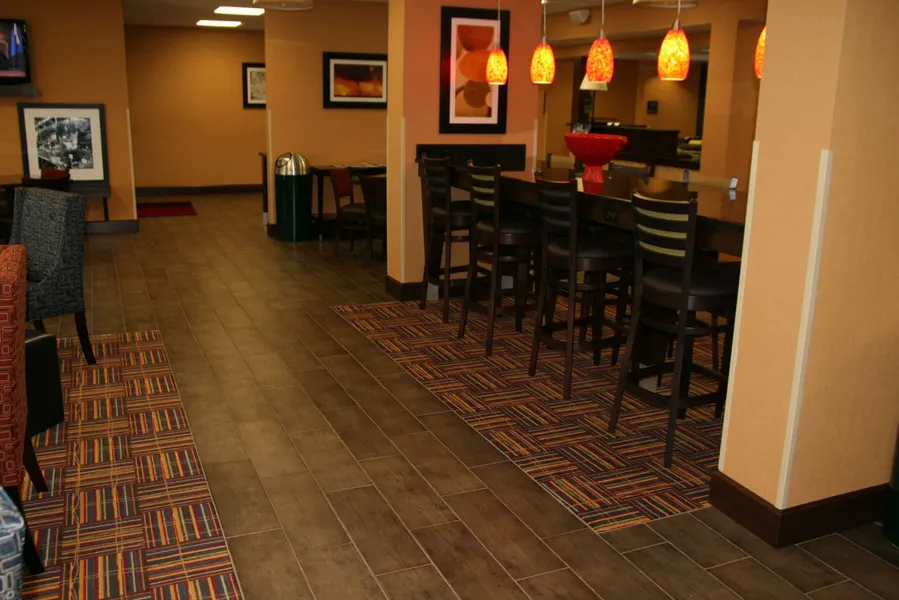 Hampton Inn Youngstown-North hotel detail image 2