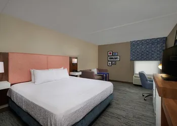 Hampton Inn by Hilton Youngstown-West I-80 hotel thumbnail 3