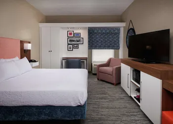 Hampton Inn by Hilton Youngstown-West I-80 hotel thumbnail 6