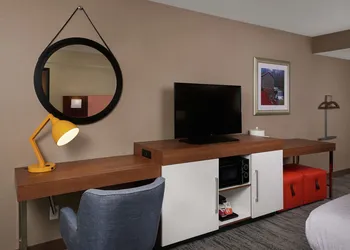 Hampton Inn by Hilton Youngstown-West I-80 hotel thumbnail 8