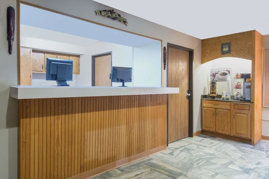 Super 8 by Wyndham Youngstown/Austintown hotel detail image 2