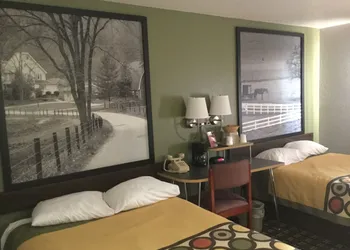 Super 8 by Wyndham Youngstown/Austintown hotel thumbnail 6