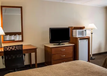 Baymont by Wyndham Youngstown hotel thumbnail 5