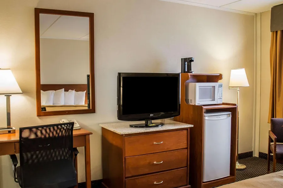Baymont by Wyndham Youngstown hotel detail image 6