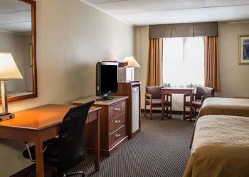 Baymont by Wyndham Youngstown hotel thumbnail 7