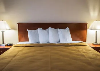 Baymont by Wyndham Youngstown hotel thumbnail 8