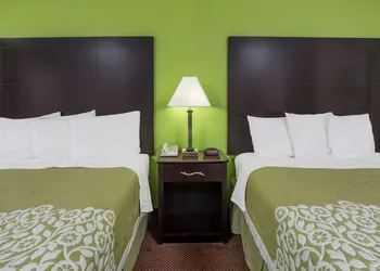 Days Inn by Wyndham Calvert City/Paducah East hotel thumbnail 5