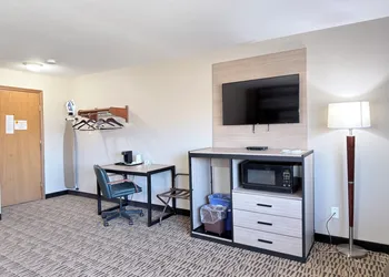 Baymont Inn And Suites By Wyndham Platteville hotel thumbnail 6