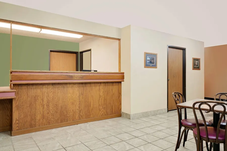 Super 8 by Wyndham Cloquet hotel detail image 2