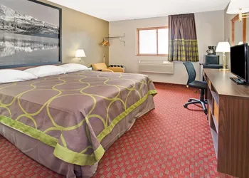 Super 8 by Wyndham Longmont/Del Camino hotel thumbnail 7