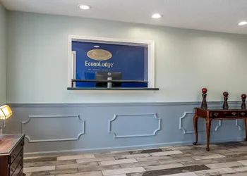 Econo Lodge Tupelo Barnes Crossing hotel thumbnail 2