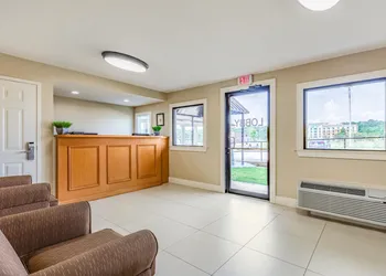 SureStay Hotel by Best Western Tupelo North hotel thumbnail 2