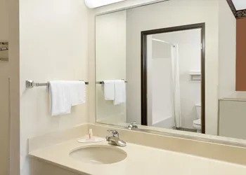 Super 8 by Wyndham Athens hotel thumbnail 7