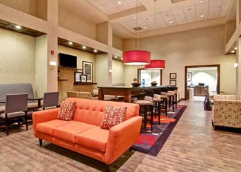 Hampton Inn & Suites by Hilton Red Deer hotel thumbnail 2