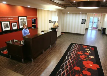 Hampton Inn & Suites by Hilton Red Deer hotel thumbnail 4