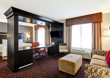 Hampton Inn & Suites by Hilton Red Deer hotel thumbnail 7
