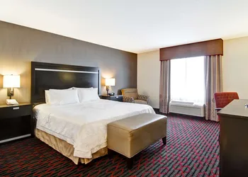 Hampton Inn & Suites by Hilton Red Deer hotel thumbnail 8