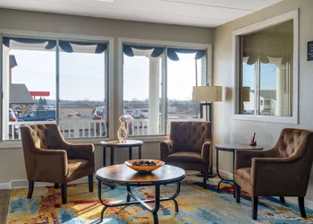 Super 8 by Wyndham Owatonna hotel thumbnail 3