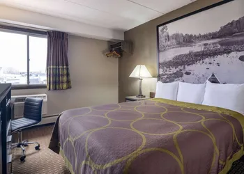 Super 8 by Wyndham Owatonna hotel thumbnail 5