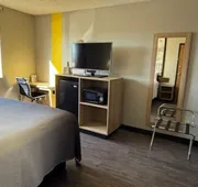 Super 8 by Wyndham Smithville/Kansas City hotel detail image 5