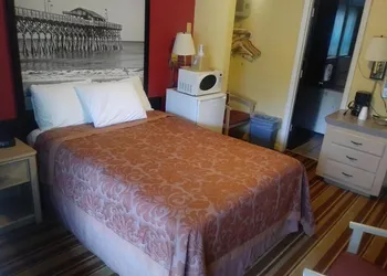 Royal Palace Inn & Suites hotel thumbnail 6