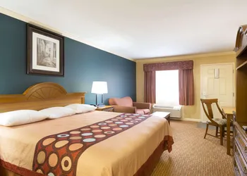 Super 8 by Wyndham Covington hotel thumbnail 4