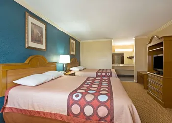Super 8 by Wyndham Covington hotel thumbnail 6