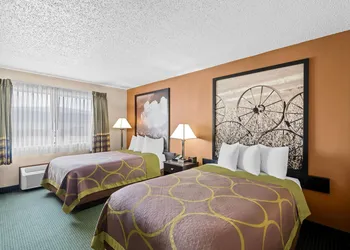 Super 8 by Wyndham Jefferson hotel thumbnail 7