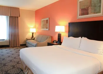 Holiday Inn Express Hotel & Suites Grand Island by IHG hotel thumbnail 6