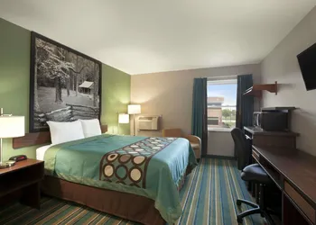 Super 8 by Wyndham Tuscola hotel thumbnail 3