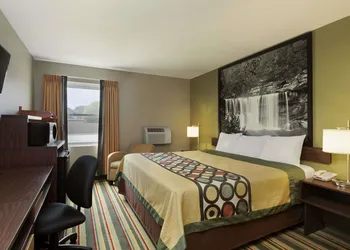 Super 8 by Wyndham Tuscola hotel thumbnail 4