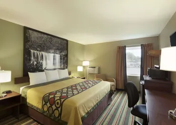 Super 8 by Wyndham Tuscola hotel thumbnail 8