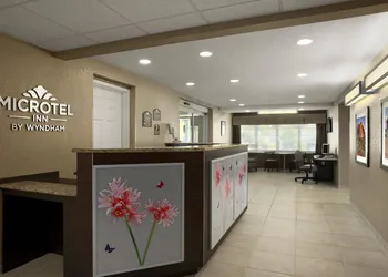 Microtel Inn By Wyndham Mineral Wells/Parkersburg hotel thumbnail 2