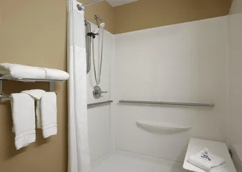 Microtel Inn By Wyndham Mineral Wells/Parkersburg hotel thumbnail 8