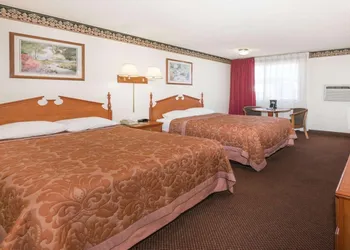 Super 8 by Wyndham Laramie hotel thumbnail 7