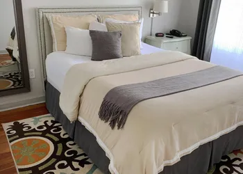 Artisan Downtown hotel thumbnail 4